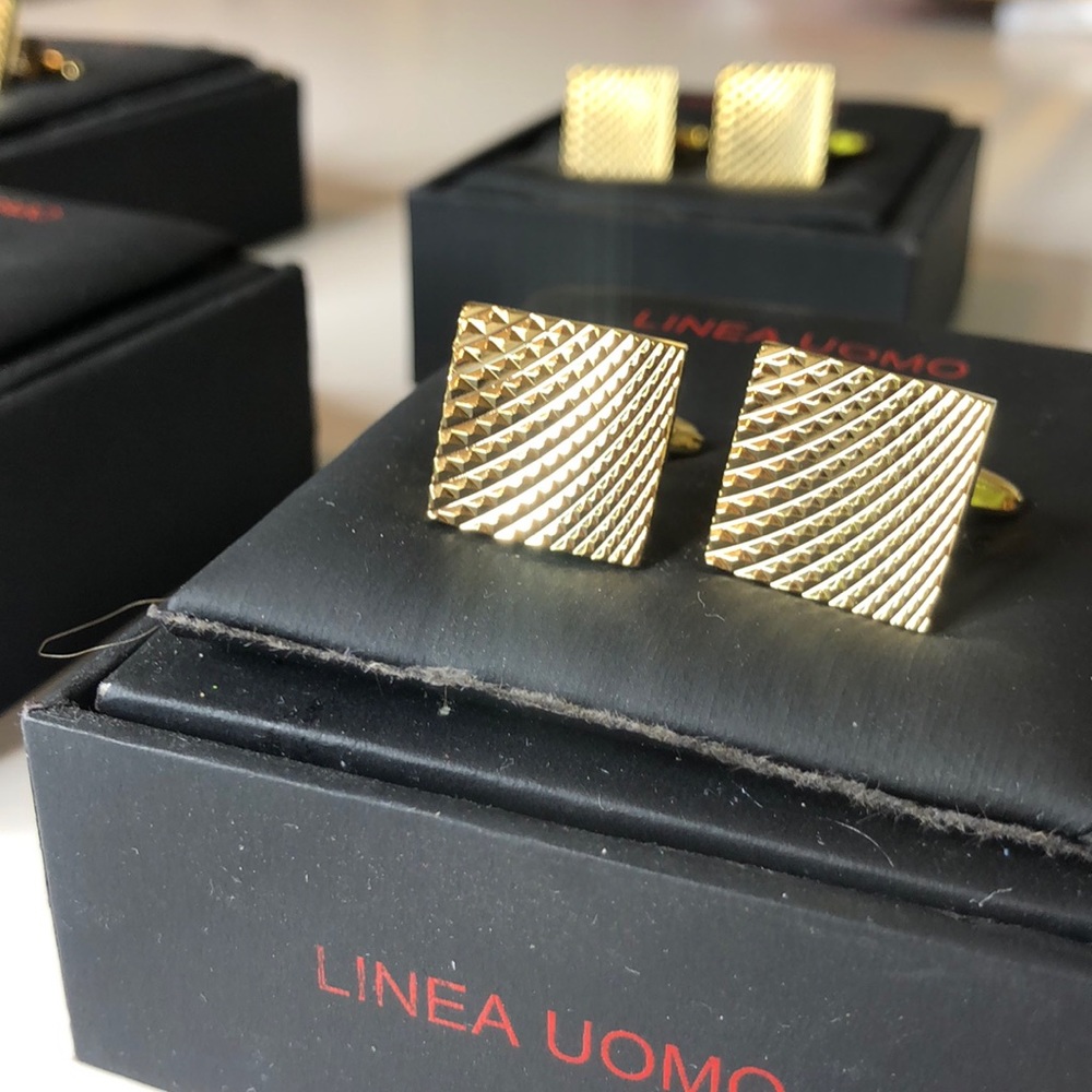 NEVER WORN GOLD MENS CUFFLINKS